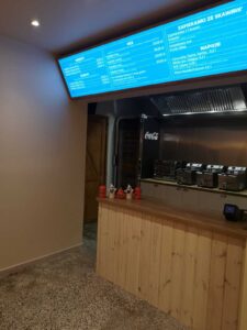 Podświetlany dla firmy gastronomicznej oferującej zapiekanki. 